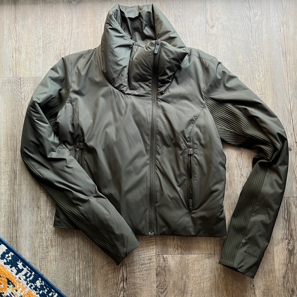 Lululemon Sleek City Jacket
Dark Olive Size 6